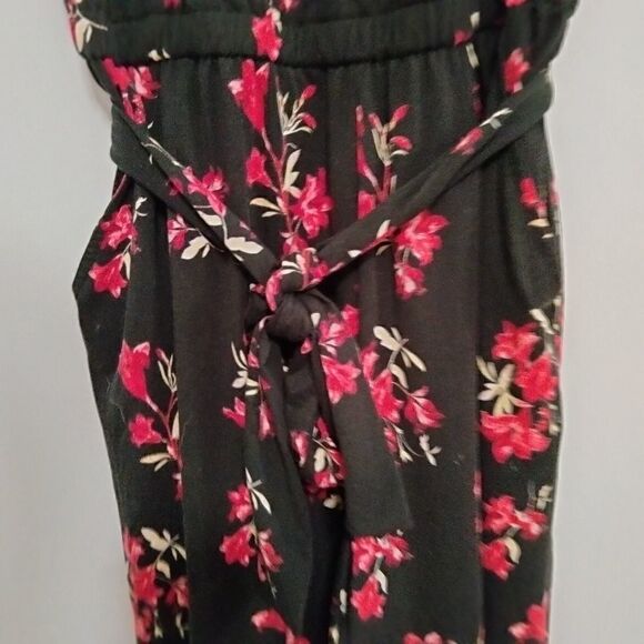 Time and Tru Women's Tank Jumpsuit Size L Black Red Floral - Picture 4 of 8